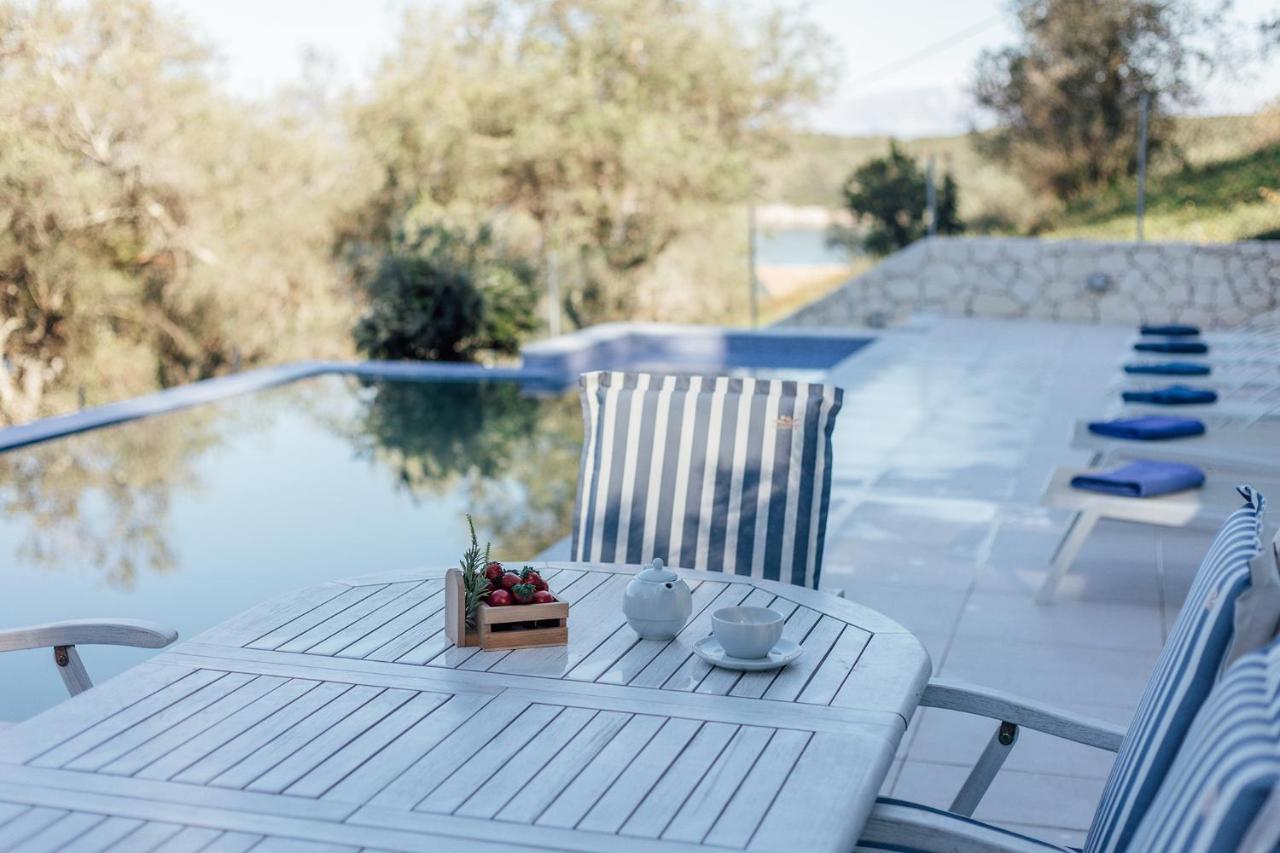 Villa Breeze & Villa Coco By Konnect, Avlaki Beach Kassiopi Extérieur photo